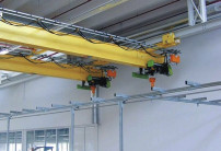 Кран подвесной электрический однобалочный (кран мостовой подвесной), используется таль канатная или таль цепная. Фото 1.